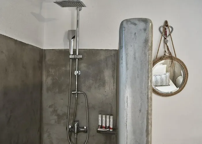 Paradisia Тоурлос